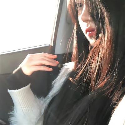 男生女生向前冲