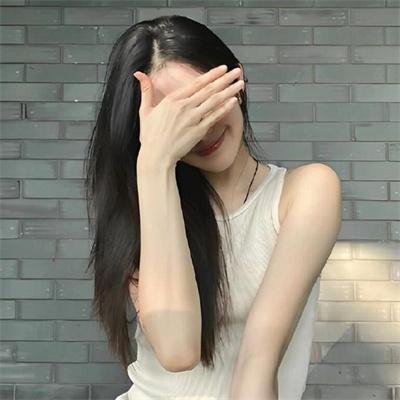 美女荒野逃亡
